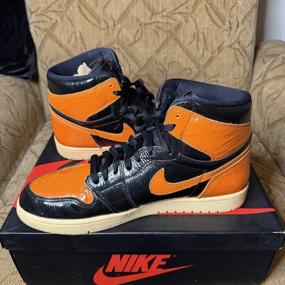 Air Jordan 1 Shattered Backboard 3.0 Retro High Size 11 Mens Sneakers 555088-028
